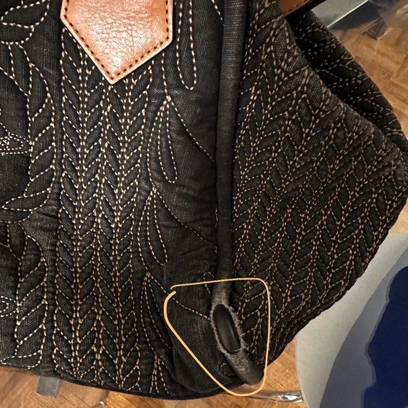 Vivienne Westwood Quilted Orb Handbag- PRICE IS FINAL AND NON-NEGOTIABLE - Picture 13 of 14